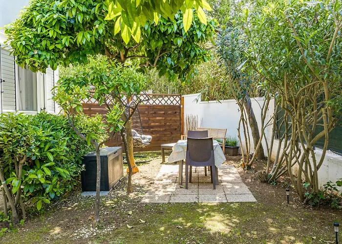 Valkane Private Garden Апартаменты *