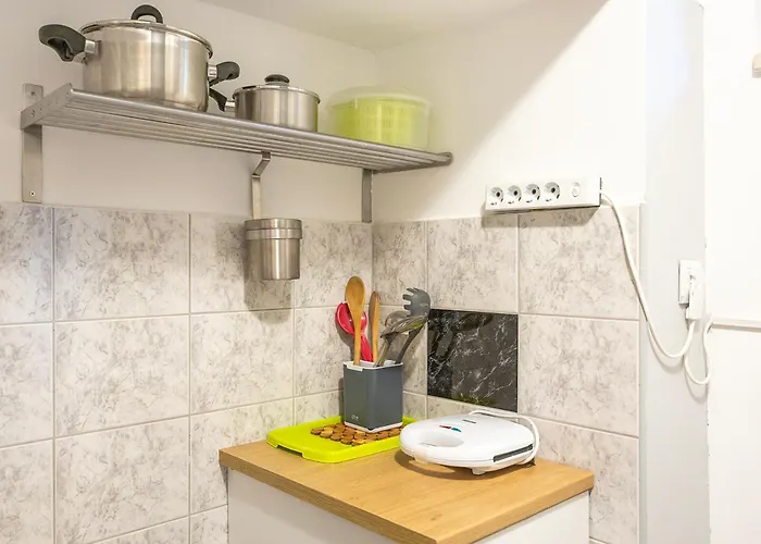 Valkane Private Garden Apartment *