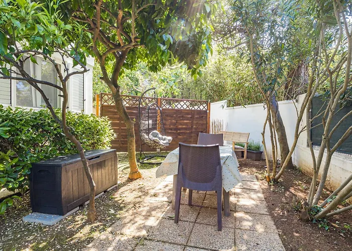 Apartment Valkane Private Garden