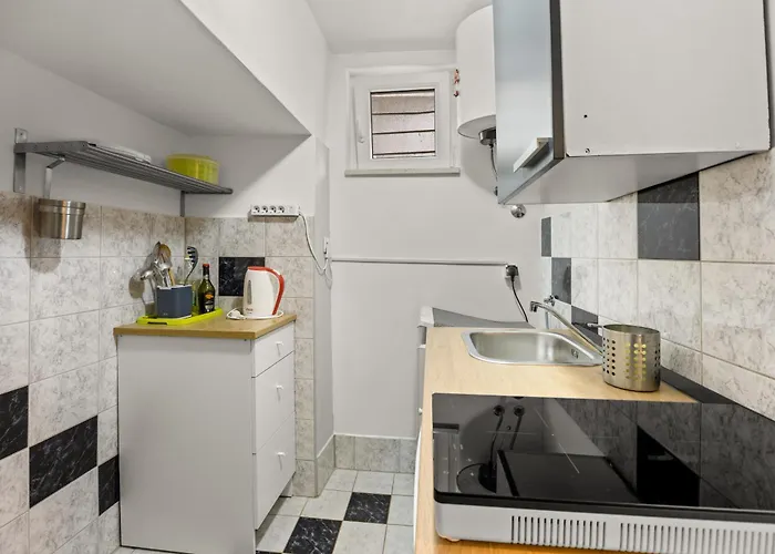 Valkane Private Garden Apartment *