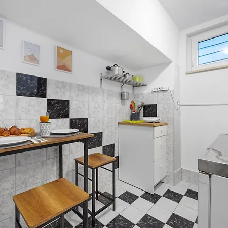 Valkane Private Garden Pula