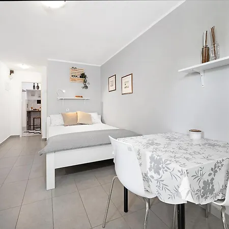 Apartment Valkane Private Garden Pula