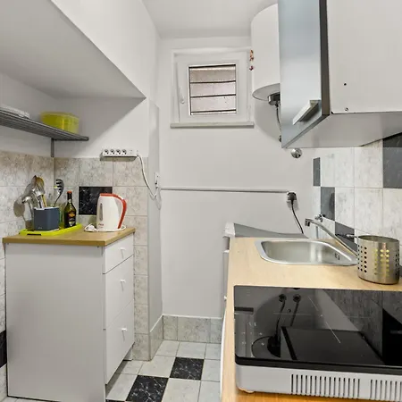 Valkane Private Garden Apartment *